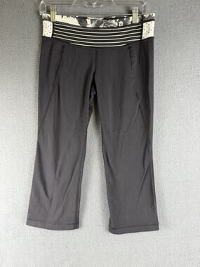 Lululemon Womens Gather and Crow Crop Size 6 Black White Pattern Mid Rise